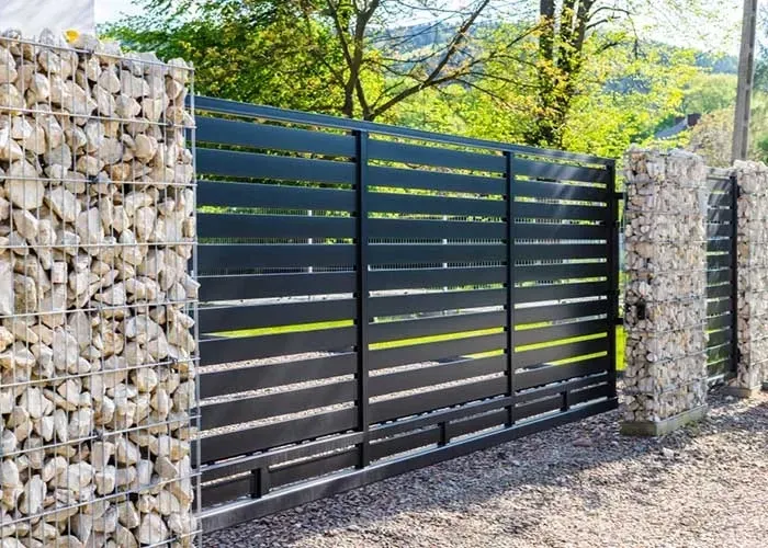 Installation de portes métalliques à Colombier Saugnieu